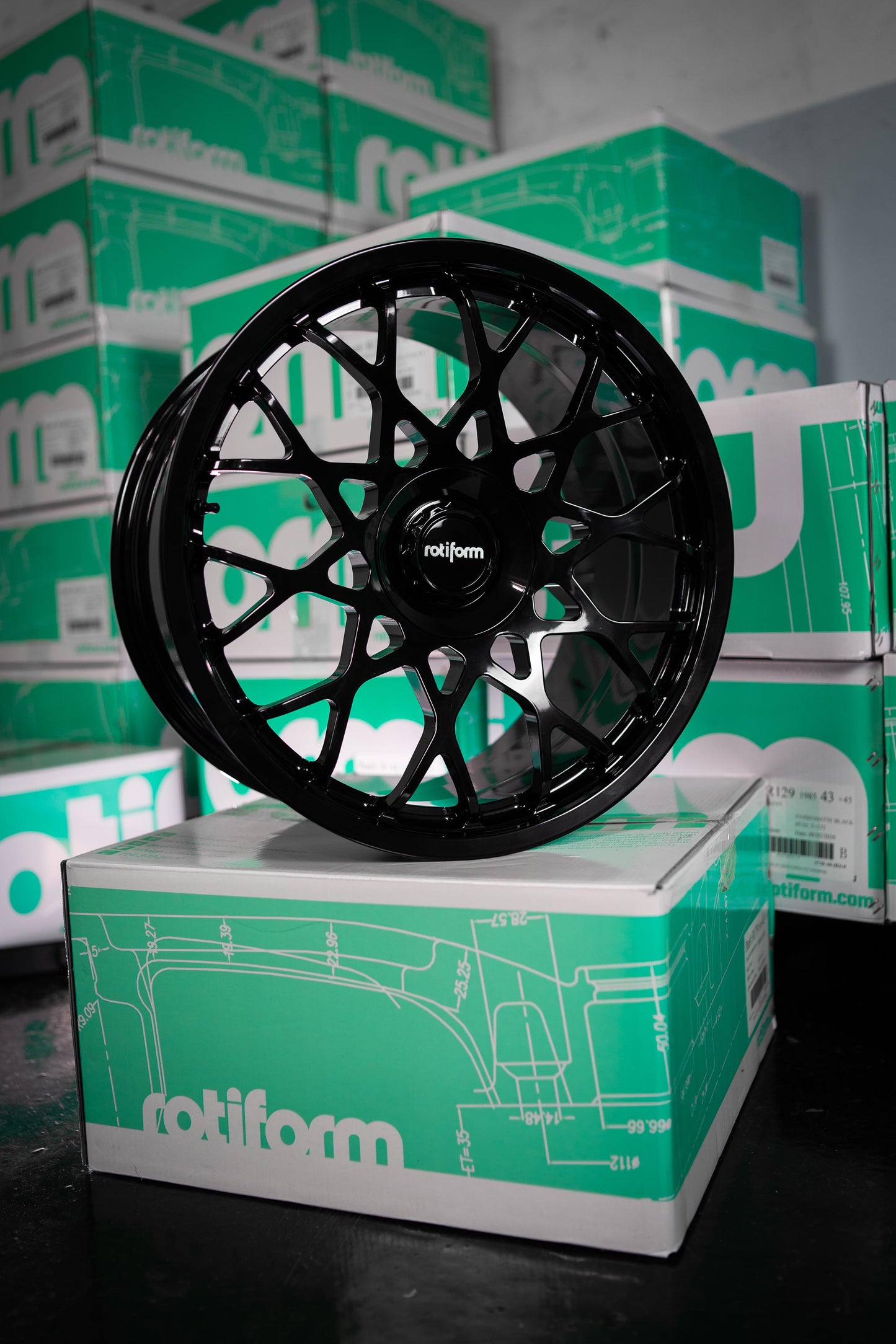 Rotiform FORGED MONO BLQ-C 20X9 +23 M/BLK Felge