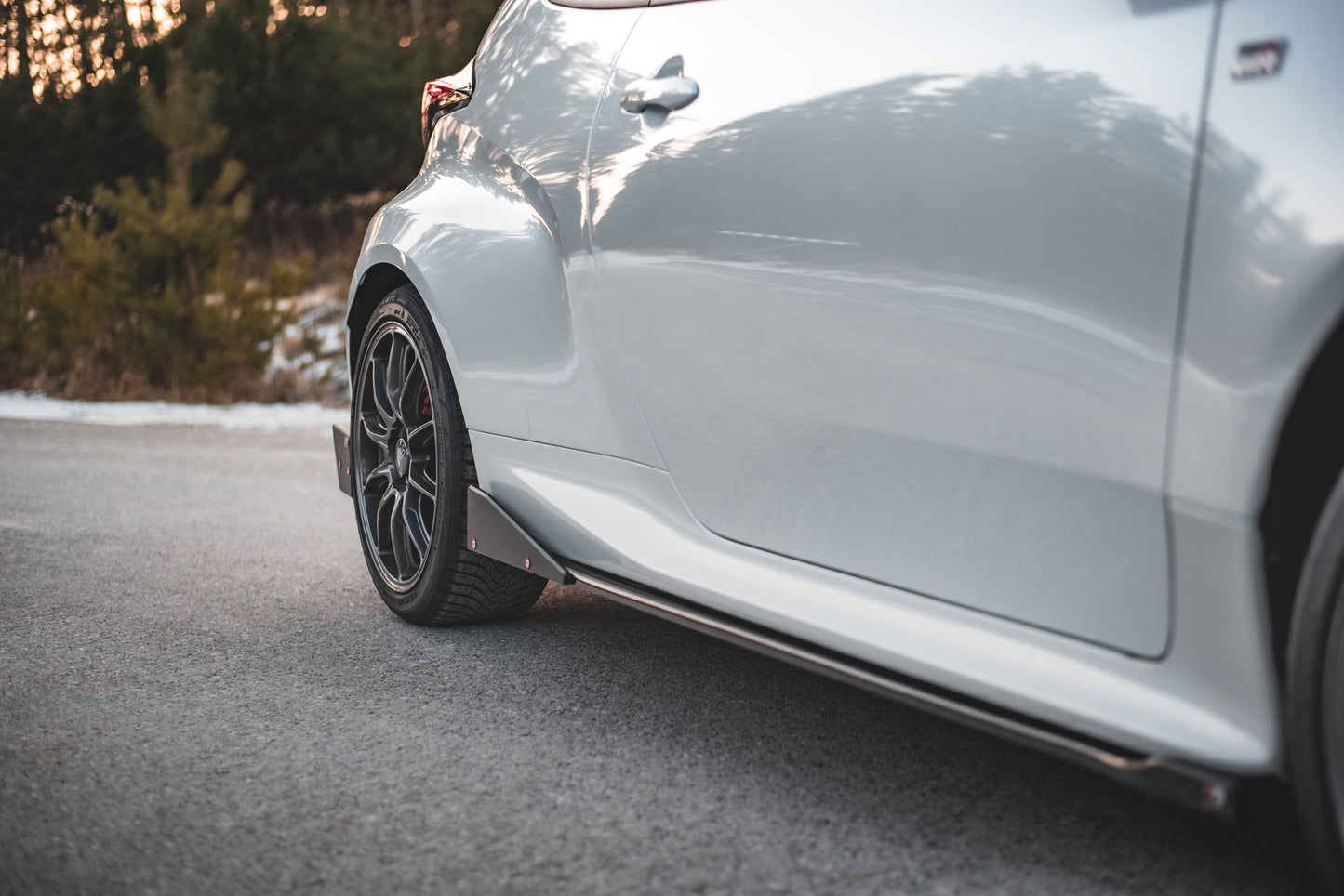 Maxton Design Racing Durability Seitenschweller V.2 inkl. Flaps Toyota GR Yaris MK4