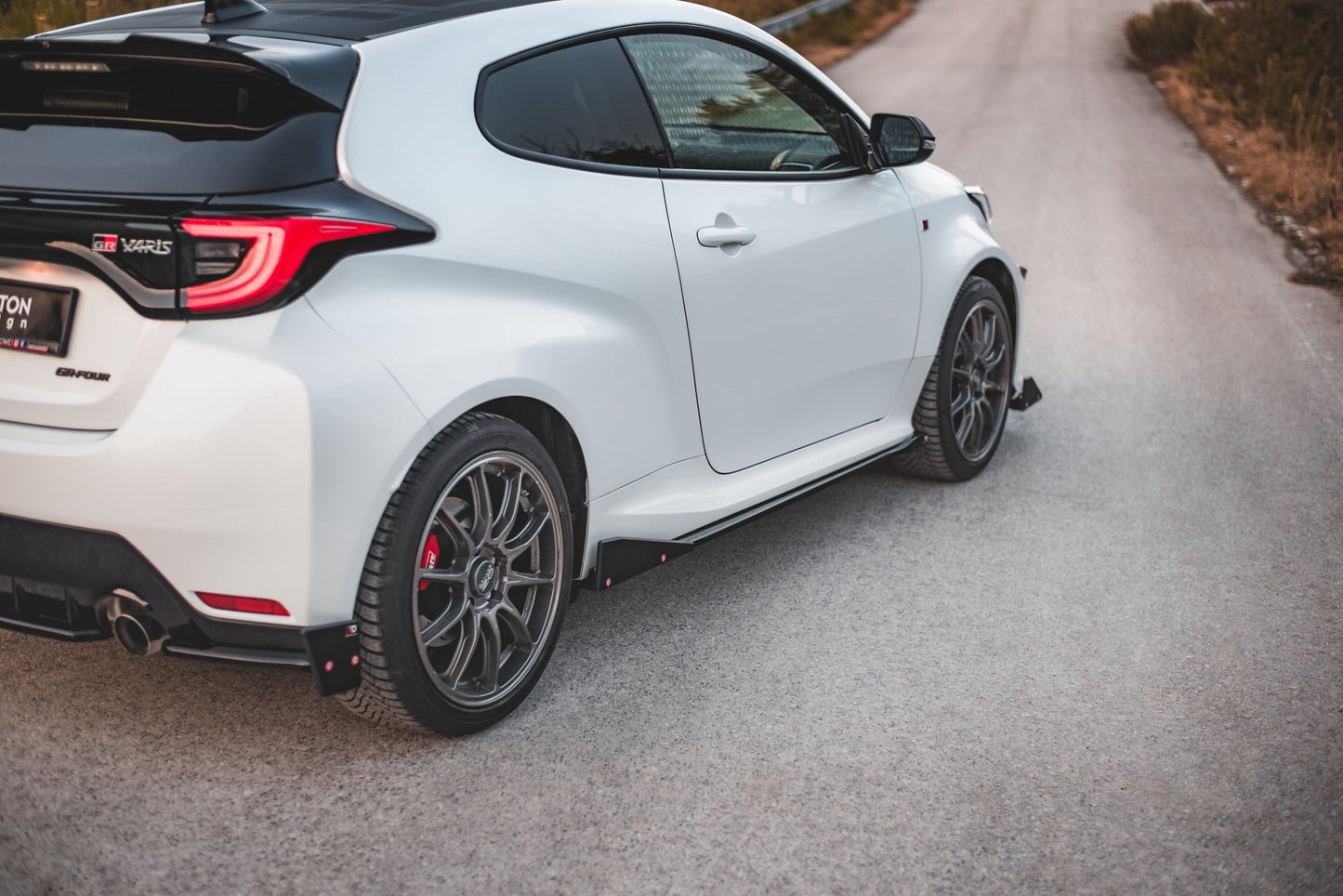Maxton Design Racing Durability Seitenschweller V.2 inkl. Flaps Toyota GR Yaris MK4
