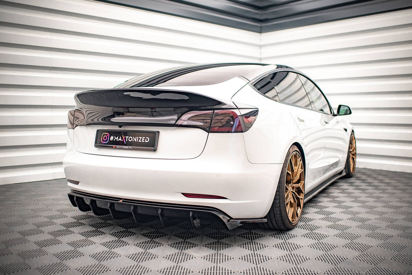 Maxton Design Heckansatz Seite V.2 Tesla Model 3