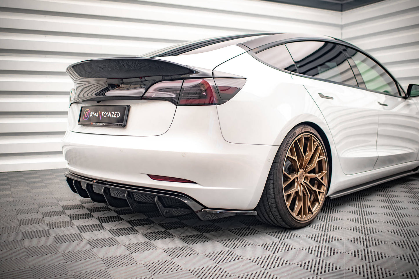 Maxton Design Heckansatz Seite V.2 Tesla Model 3